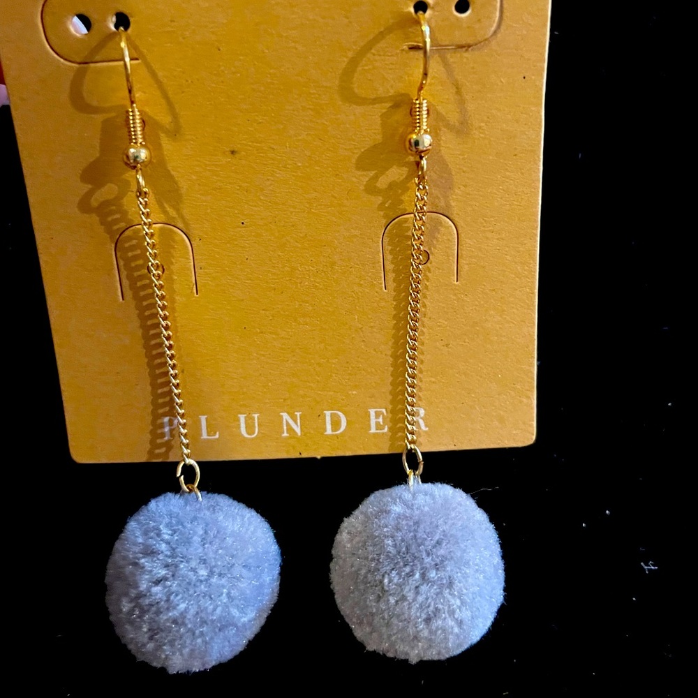 Plunder vintage earrings